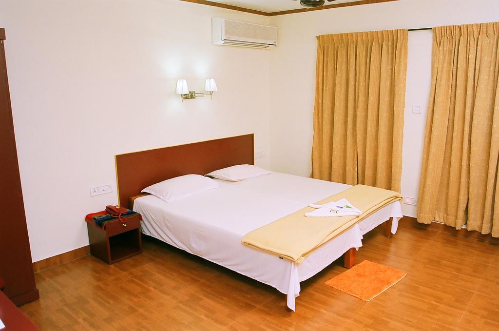 Hotel Srinivas Kochi Quarto foto