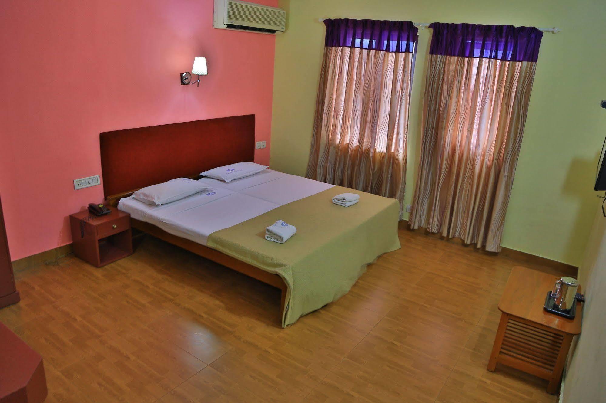 Hotel Srinivas Kochi Exterior foto